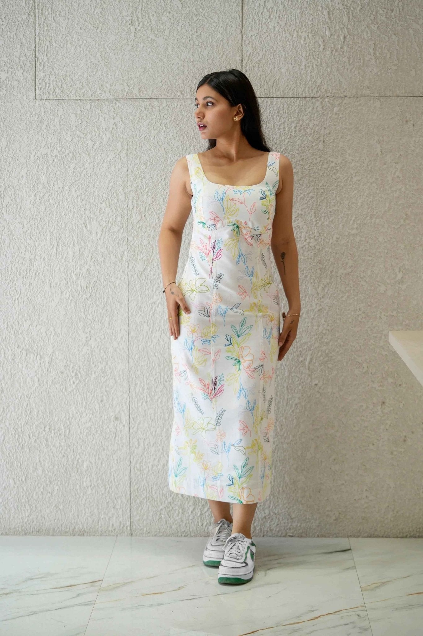 Ivory Floral Bodycon Dress – Slim Fit for Work to Weekend